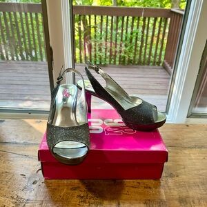 9&CO. New Condition Silver Sling Back Heels